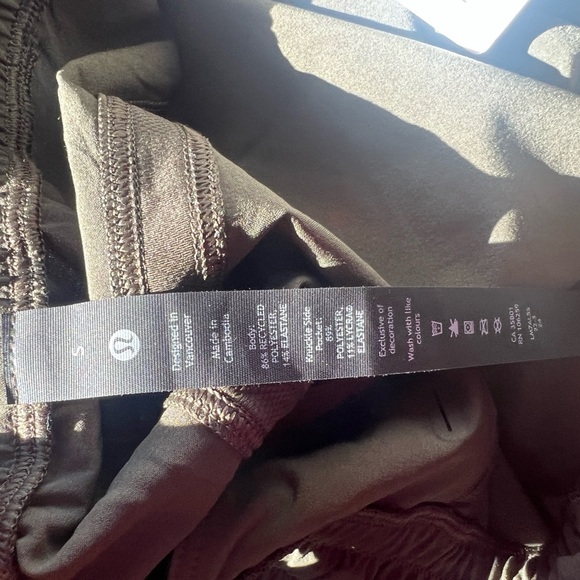 lulu men’s shorts - Picture 3 of 5